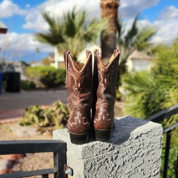 NEW OLD GRINGO Women's Cowboy Brown Leather W/PINK Wingtip Western Boots 7.5 B - Picture 1 of 7